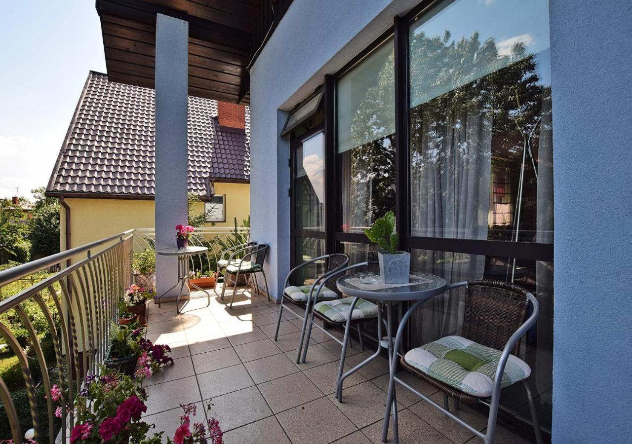 Dom Tu I Teraz Hostel Lublin Ngoại thất bức ảnh