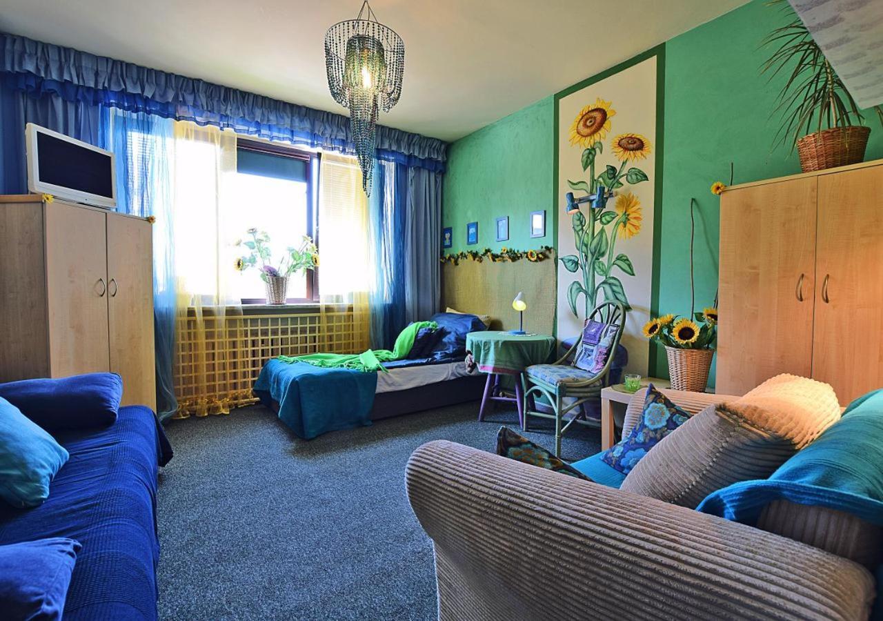 Dom Tu I Teraz Hostel Lublin Ngoại thất bức ảnh